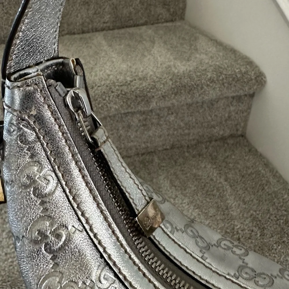 Gucci Silver Monogram Shoulder Bag - Picture 4 of 12